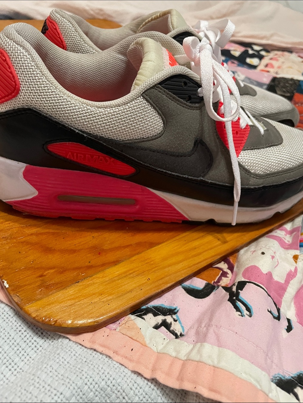 Nike Air Max Men's Sneakers Gray White Pink